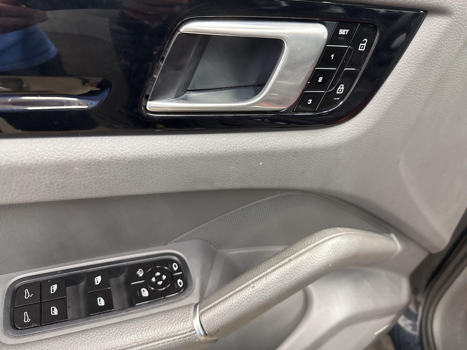 2020 Porsche Cayenne Base photo 9
