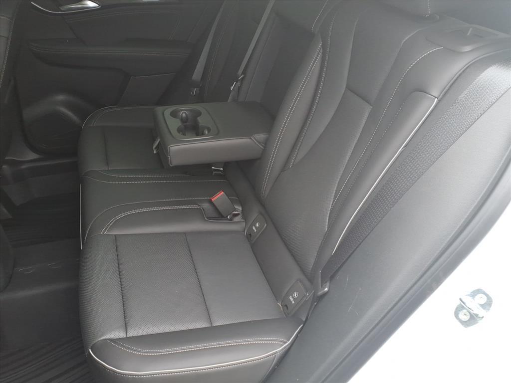 2023 Buick Envision Essence photo 10
