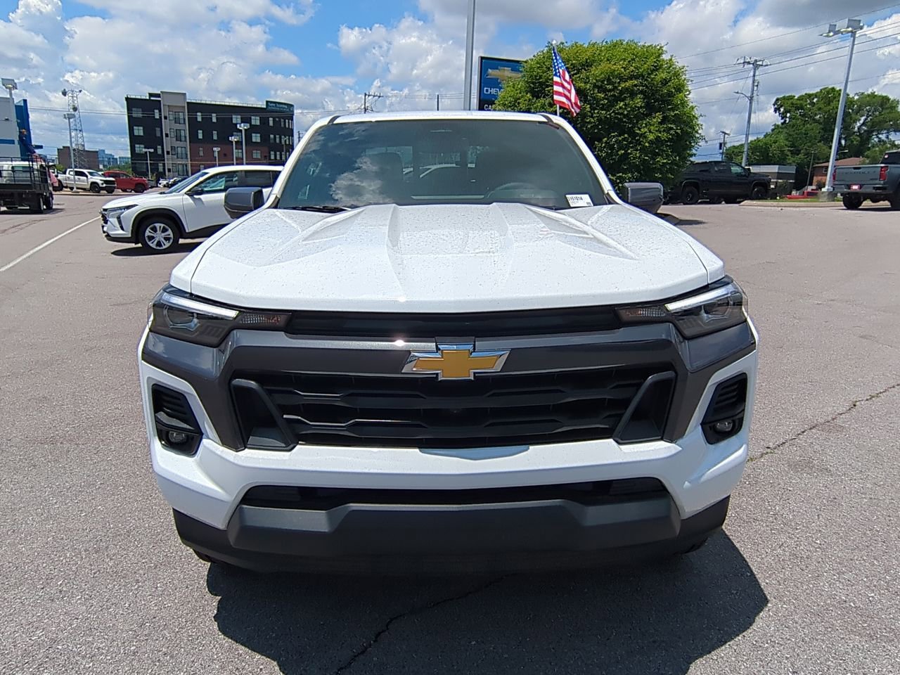 2025 Chevrolet Colorado Work Truck LT photo 3