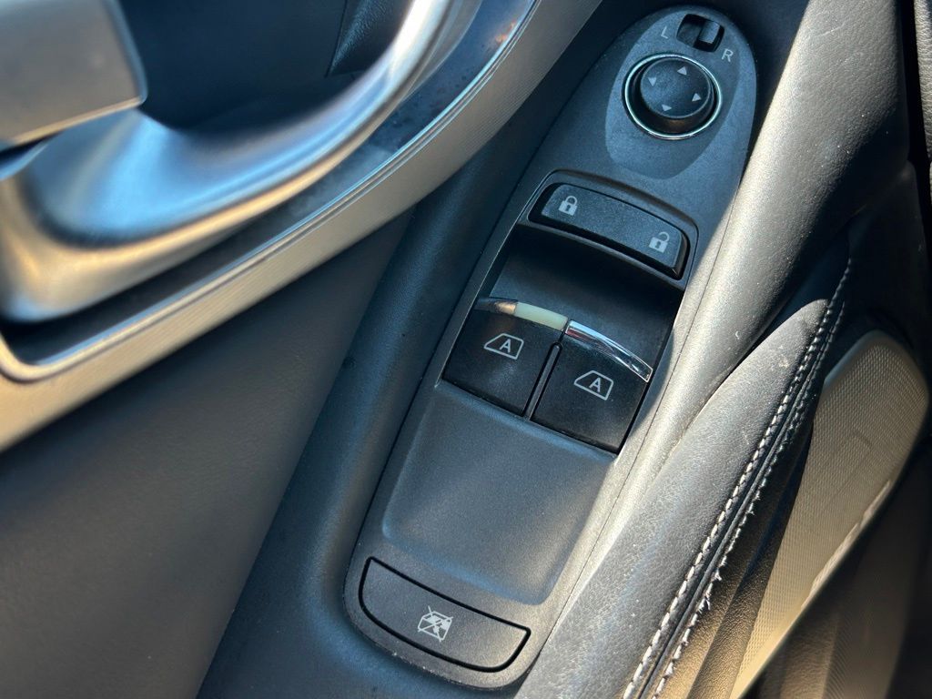 2017 Infiniti Q60 3.0t Premium photo 29