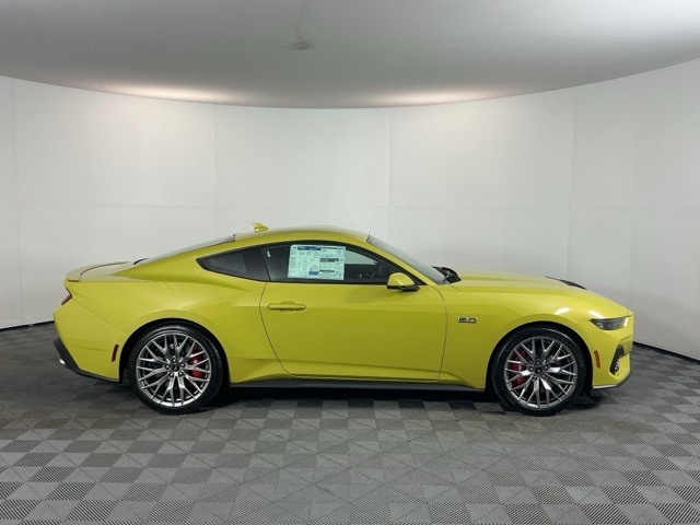 2025 Ford Mustang GT Premium photo 4