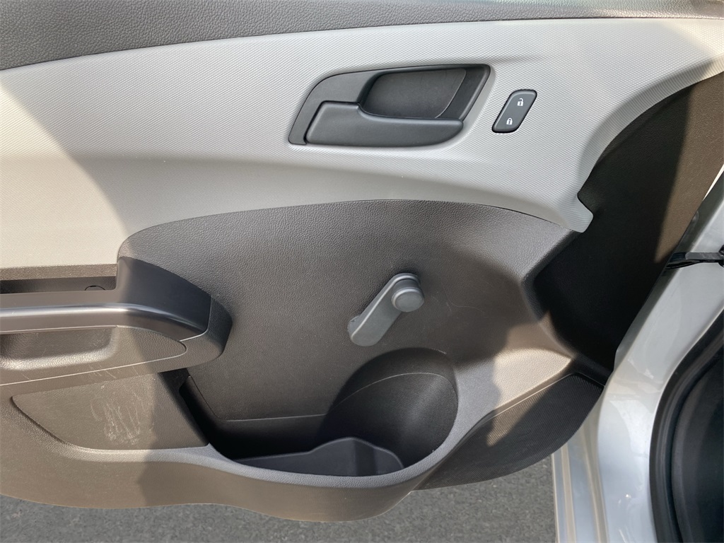 2020 Chevrolet Sonic LT photo 10