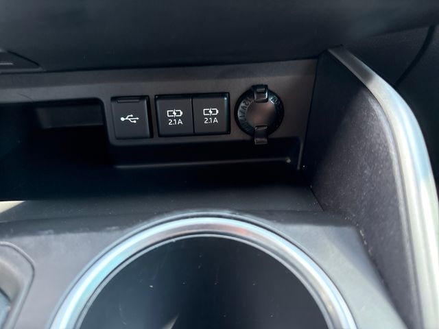 2021 Toyota Highlander XLE photo 30