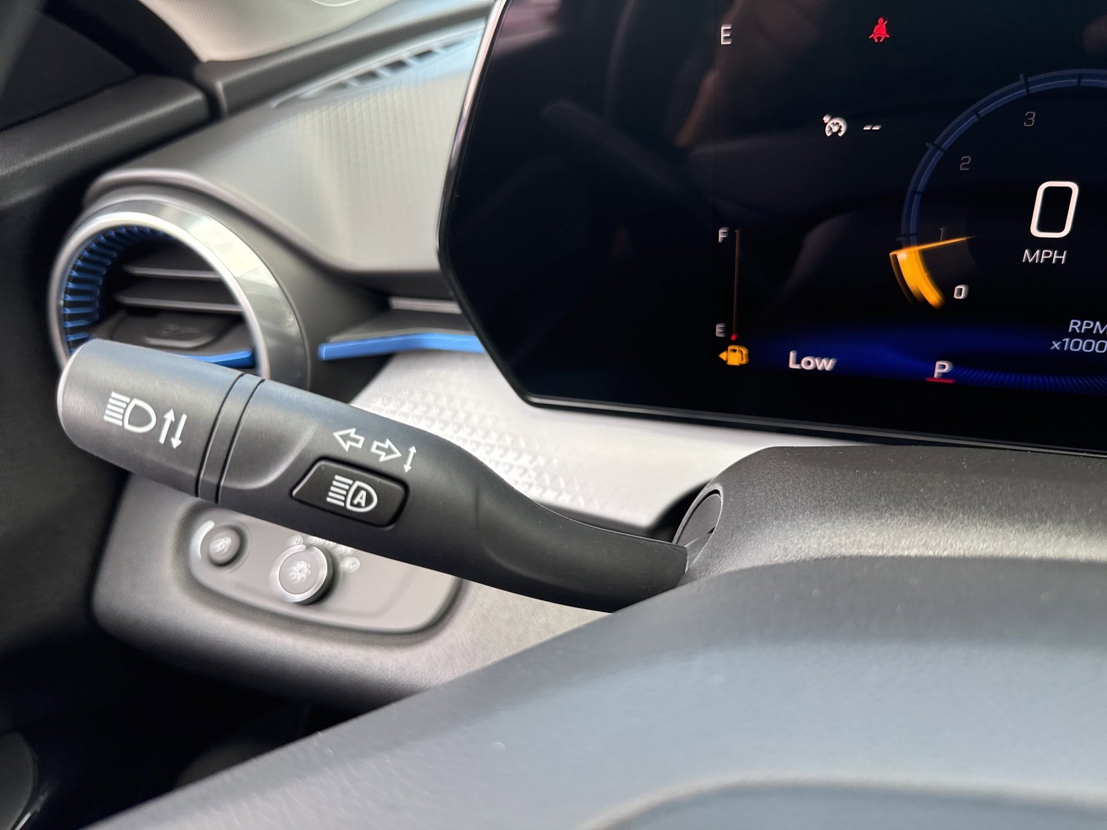 2025 Chevrolet Trax LT photo 28