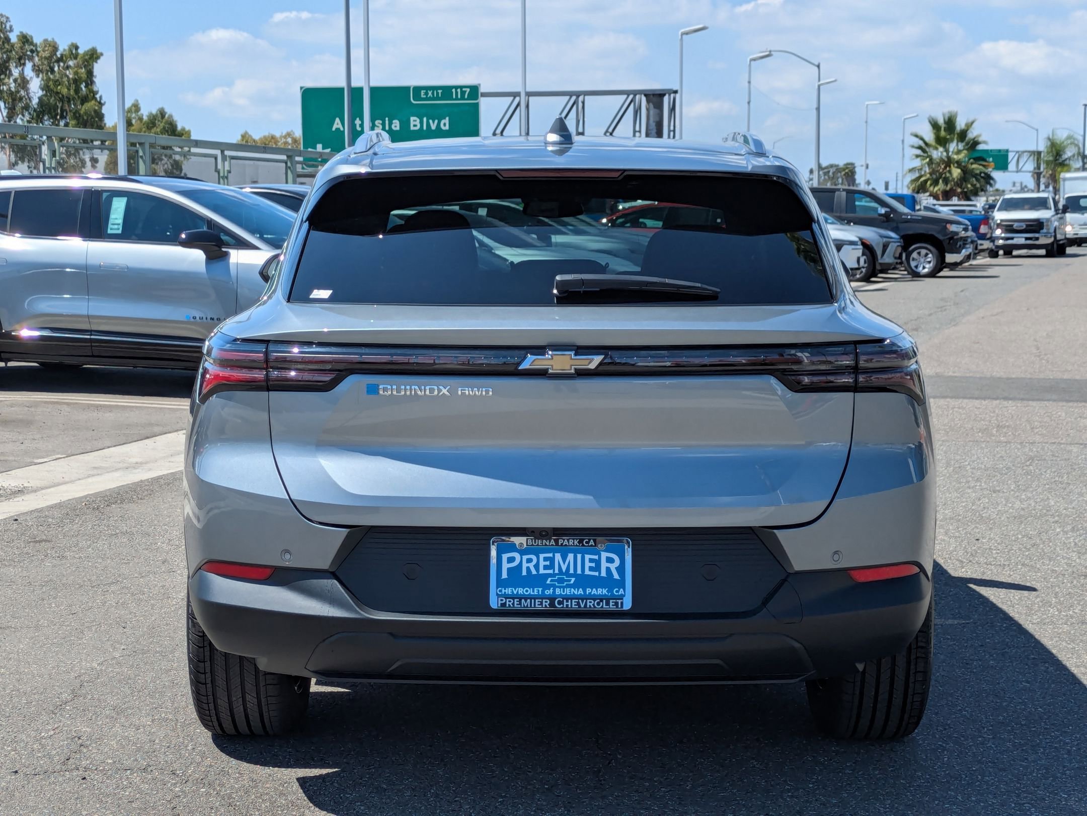 2026 Chevrolet Equinox EV 1LT photo 4