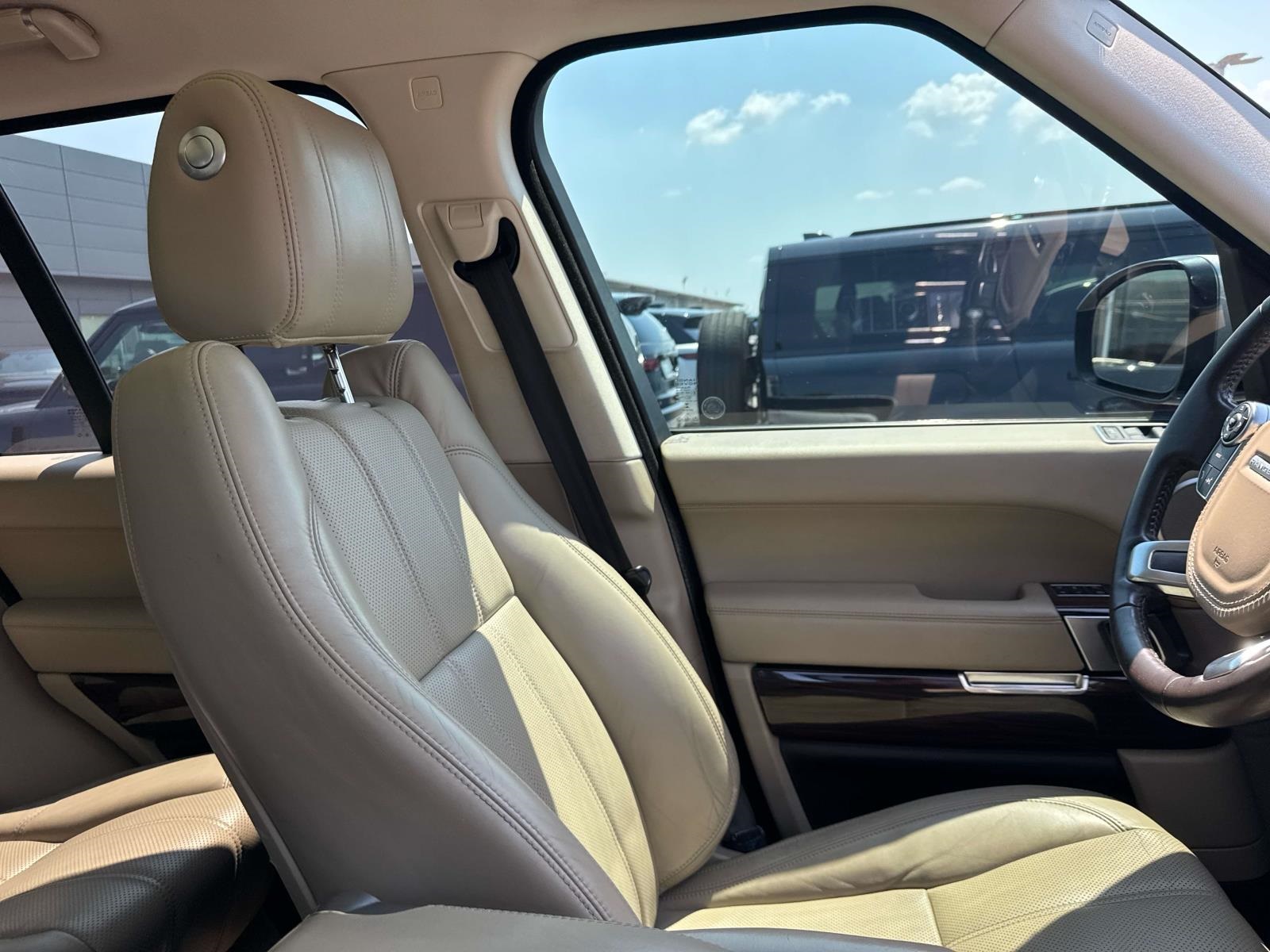 2016 Land Rover Range Rover SuperCharged HSE photo 10