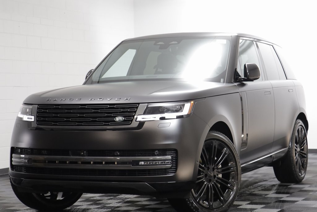 2026 Land Rover Range Rover SE's photo