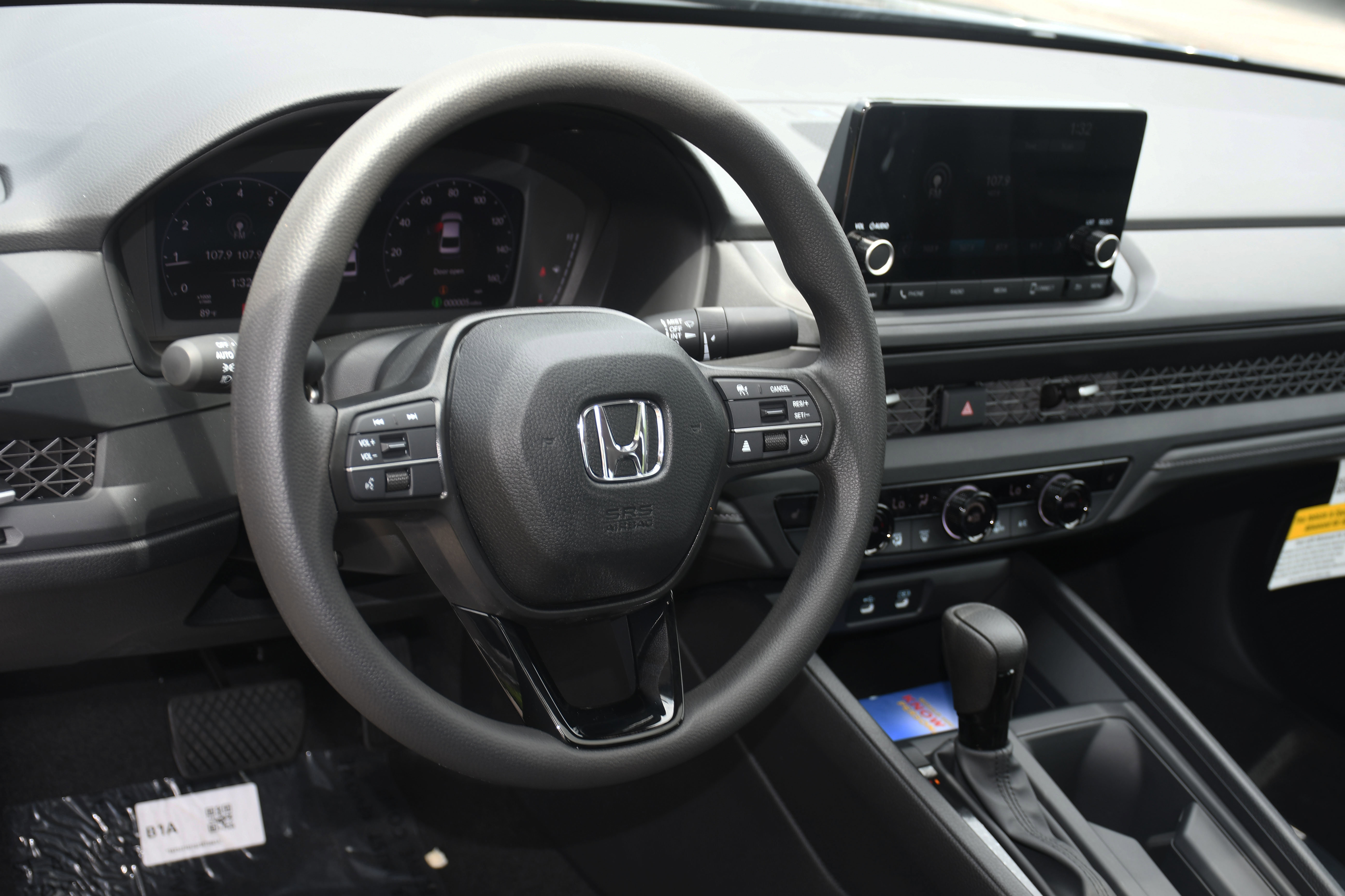 2025 Honda Accord SE photo 2