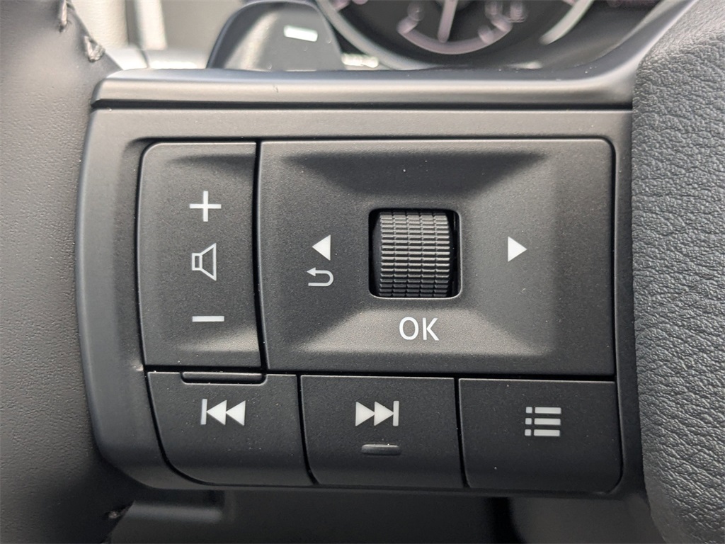 2025 Nissan Rogue SV photo 24