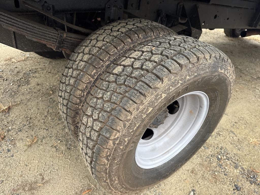 1995 Ford F-450 XL photo 3