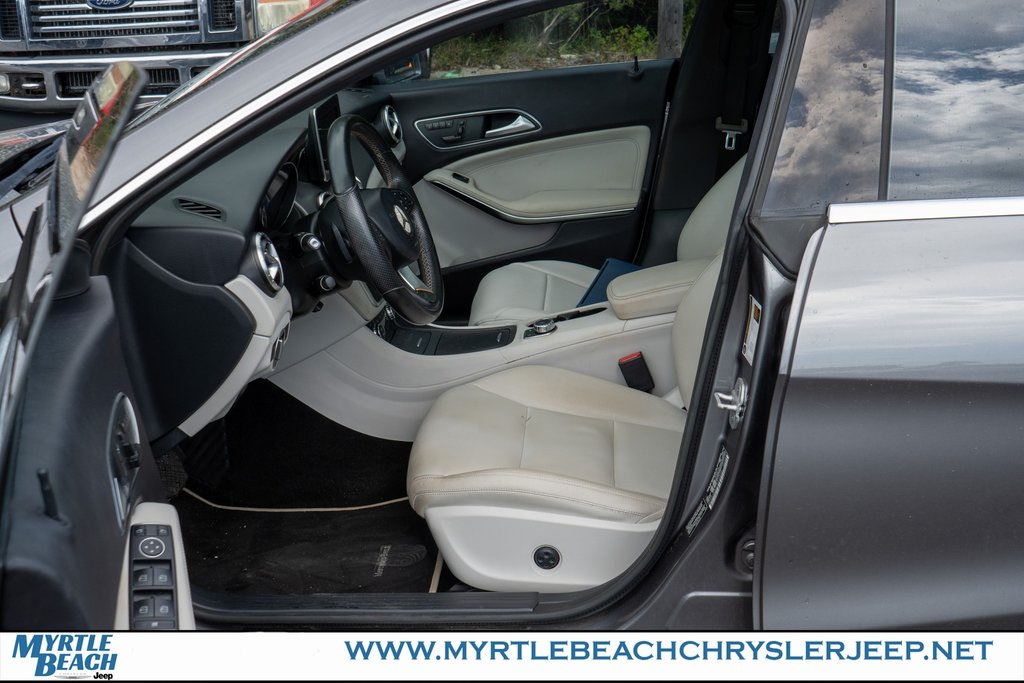 2015 Mercedes Benz CLA 250 photo 17