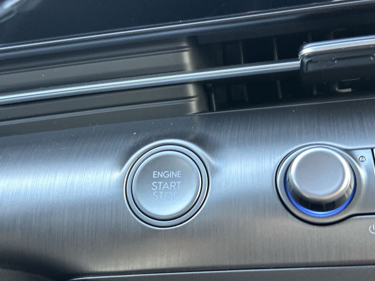 2026 Hyundai Kona SEL photo 16