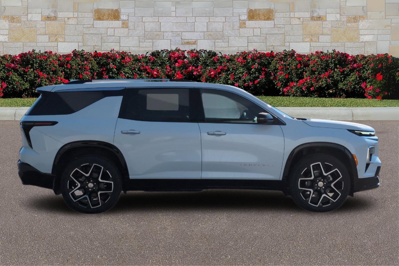 2026 Chevrolet Traverse High Country photo 2