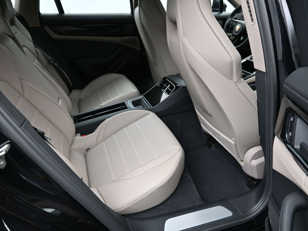 2026 Porsche Panamera E-Hybrid 4 photo 22