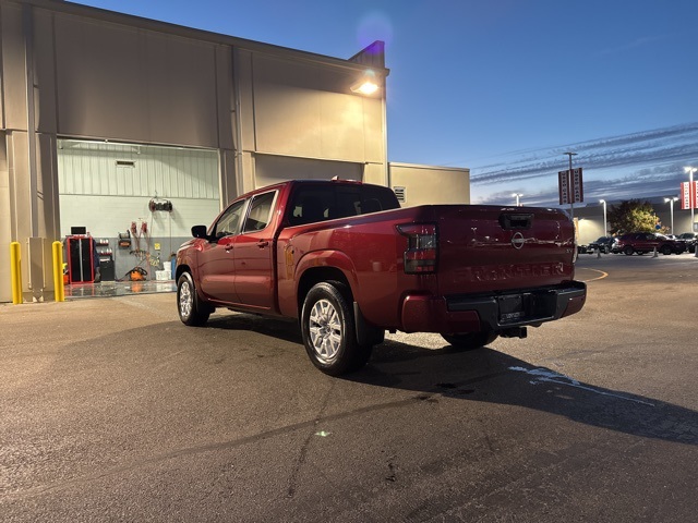 2024 Nissan Frontier SV Crew Cab photo 3