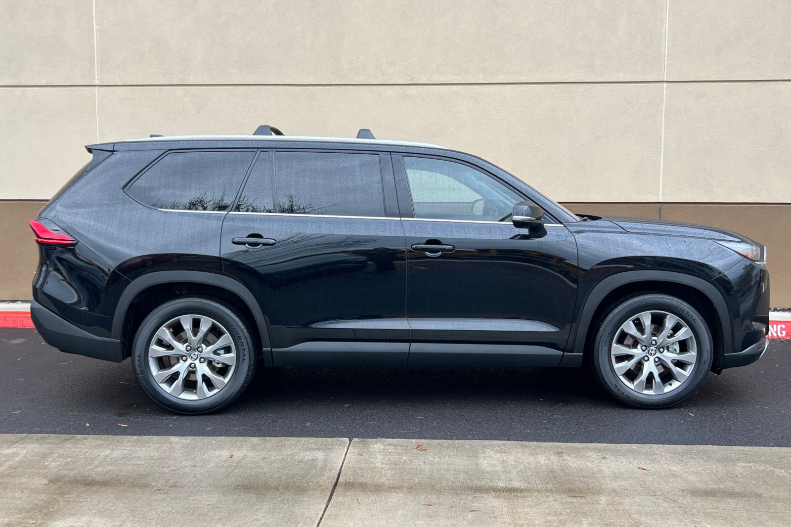 2024 Toyota Grand Highlander Limited photo 2