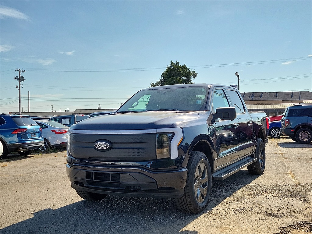 2025 Ford F-150 Lightning photo 2