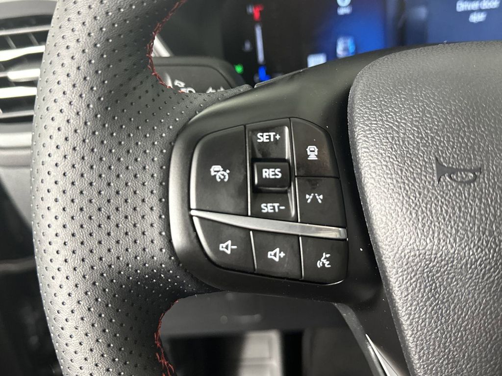 2025 Ford Escape ST-Line photo 18
