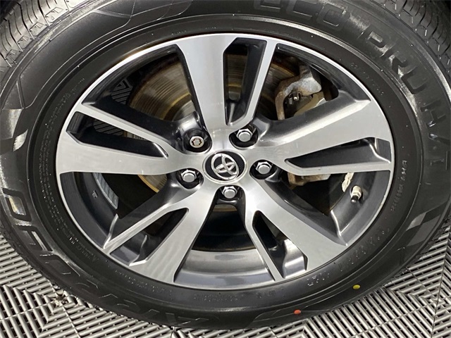 2018 Toyota RAV4 XLE photo 25