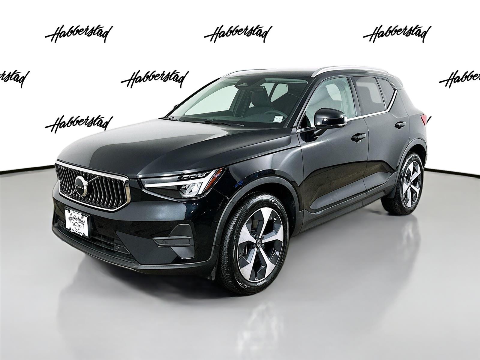2024 Volvo XC40 Core