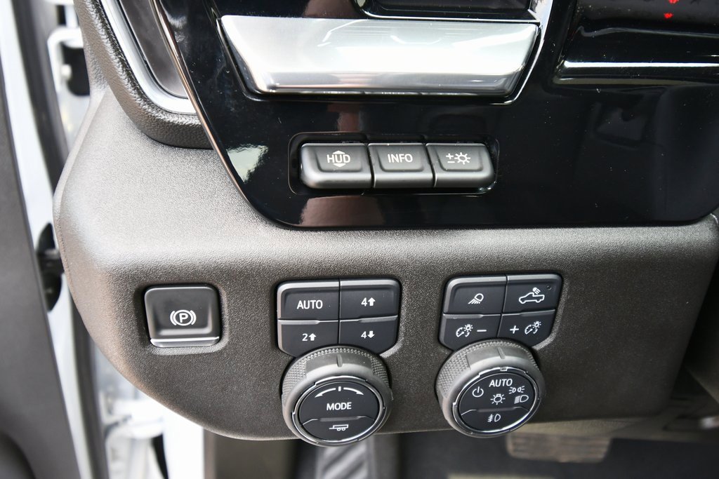 2025 Chevrolet Silverado 3500HD LTZ photo 17