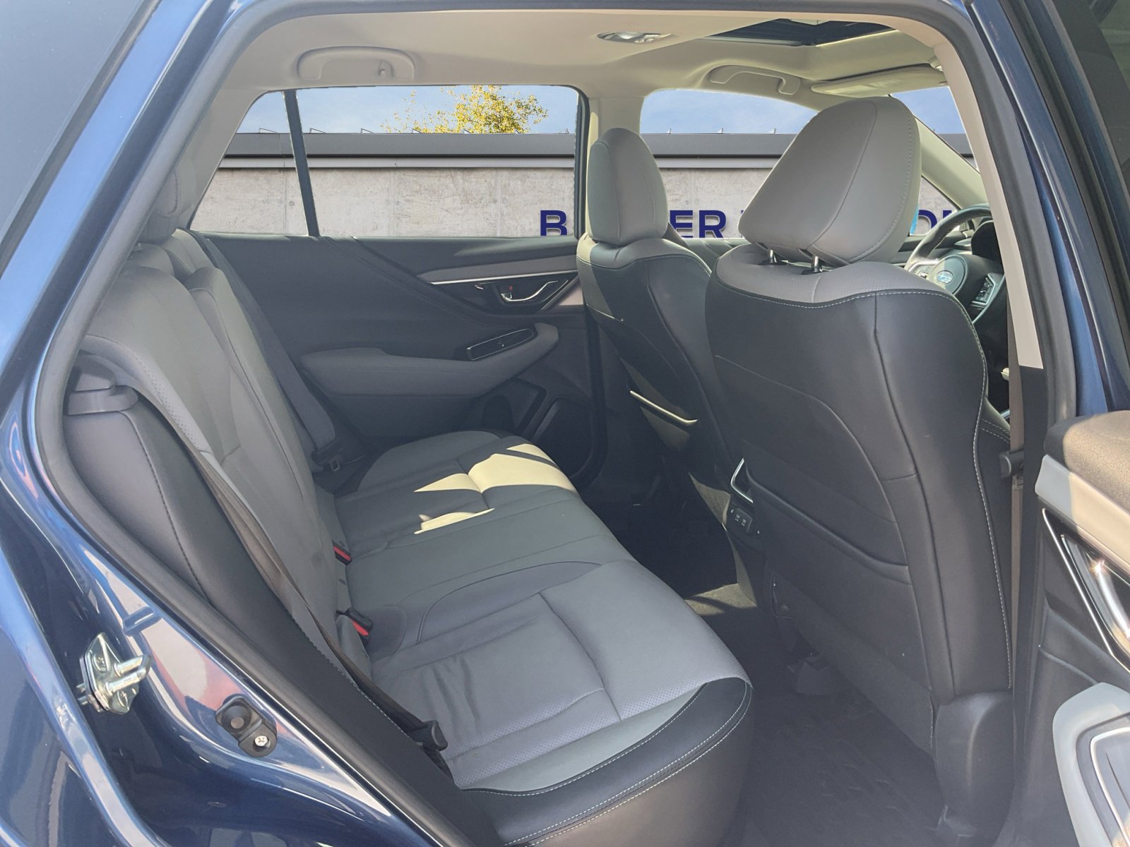 2020 Subaru Outback Limited photo 7