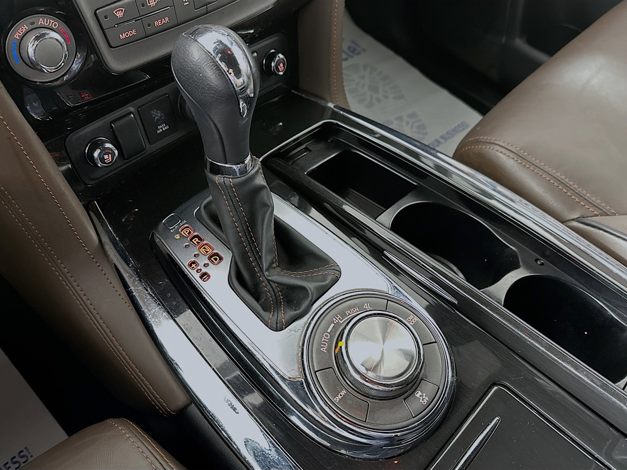 2019 Nissan Armada Platinum photo 18