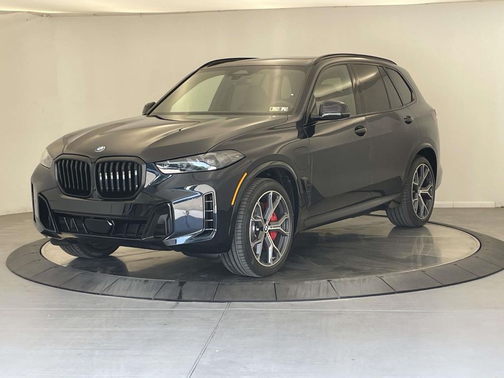 2026 BMW X5 50e's photo