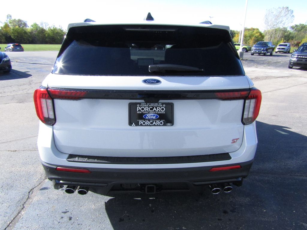 2026 Ford Explorer ST photo 3