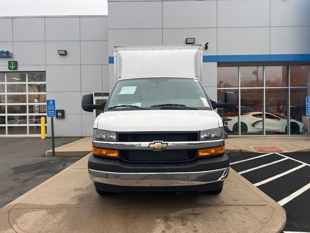 2024 Chevrolet Express Cutaway 3500 photo 7
