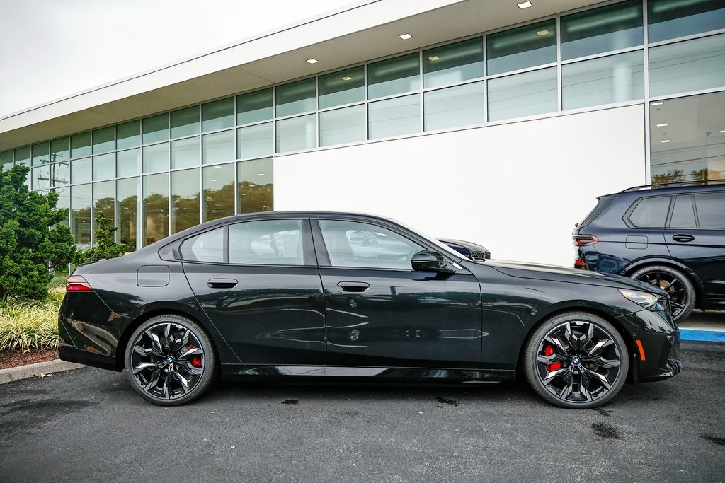 2026 Bmw 550e xDrive photo 3