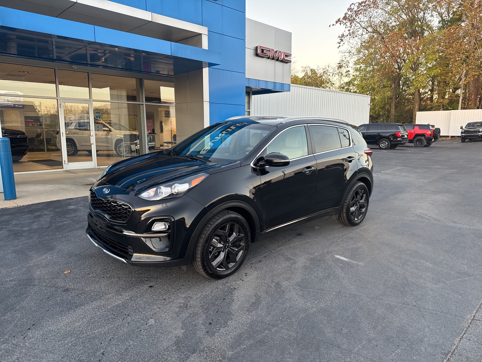 2020 Kia Sportage S photo 2