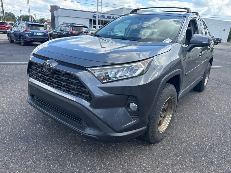 2020 Toyota RAV4 XLE Sport photo 9