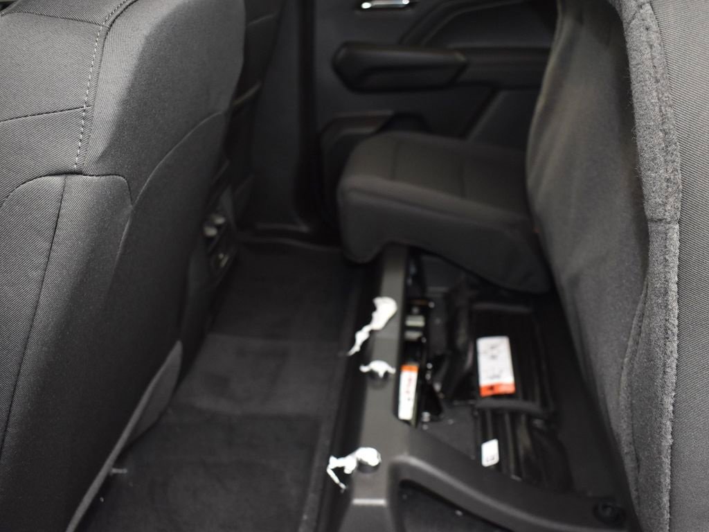 2024 Chevrolet Colorado LT photo 17