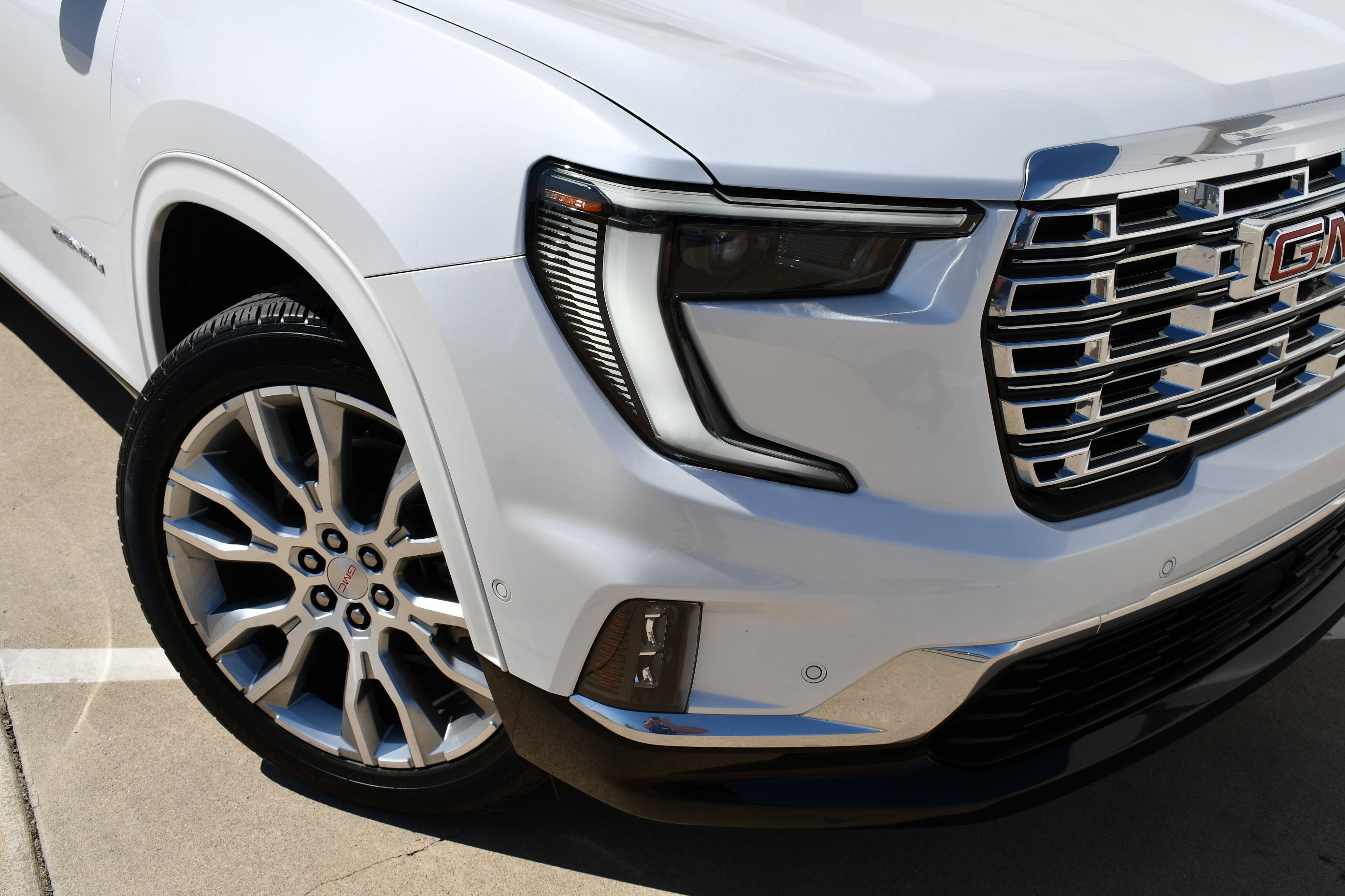 2024 Gmc Acadia Denali photo 3