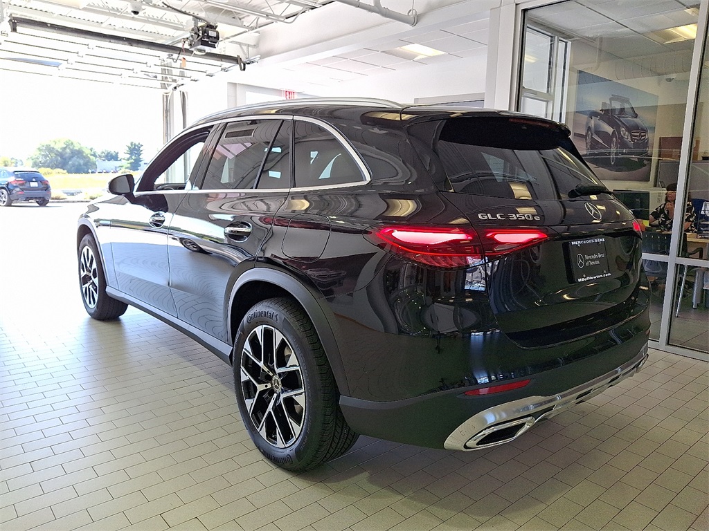 2026 Mercedes Benz GLC 350e 4MATIC photo 3