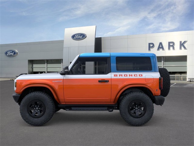 2025 Ford Bronco First Edition photo 3
