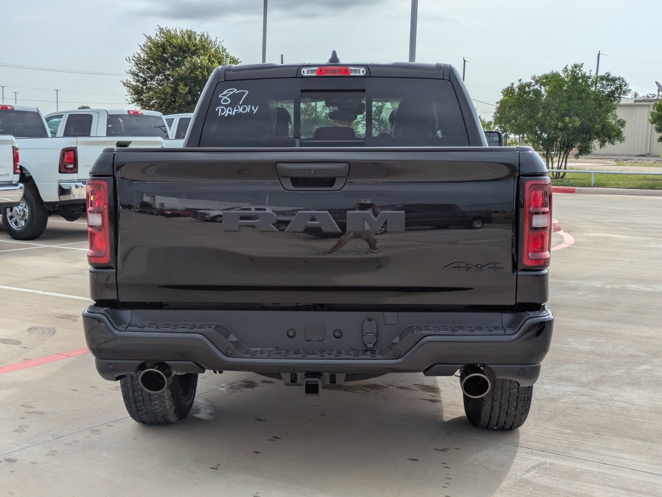 2025 Ram 1500 Tradesman photo 4