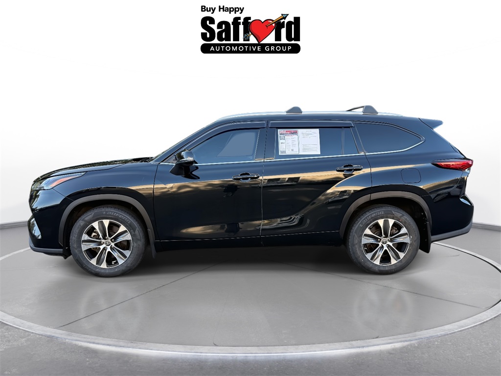 2022 Toyota Highlander XLE photo 2