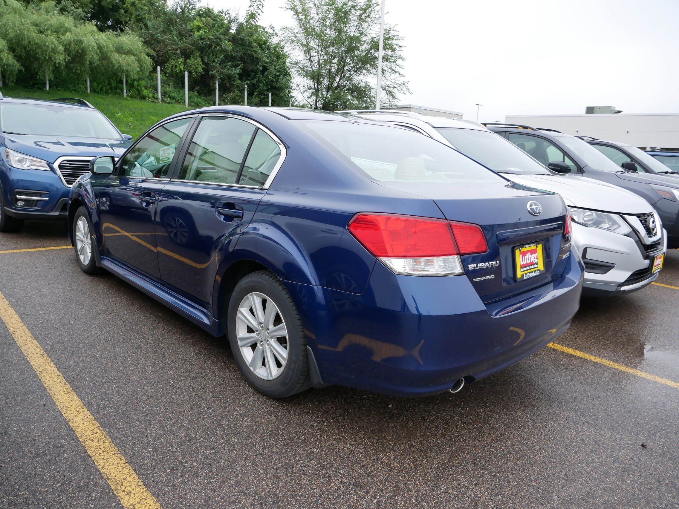 2011 Subaru Legacy 2.5i photo 2