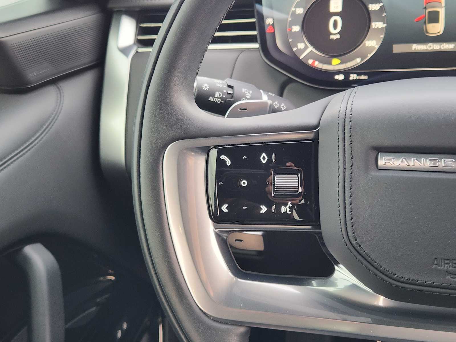 2023 Land Rover Range Rover SV photo 28