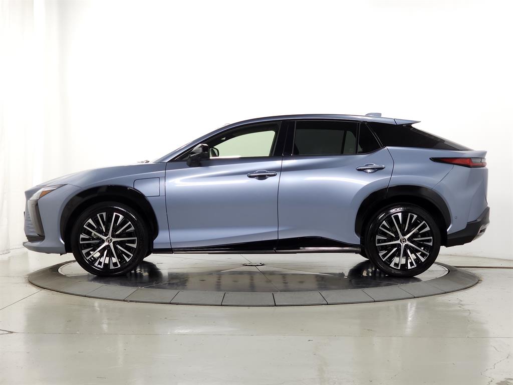 2023 Lexus RZ 450e photo 5