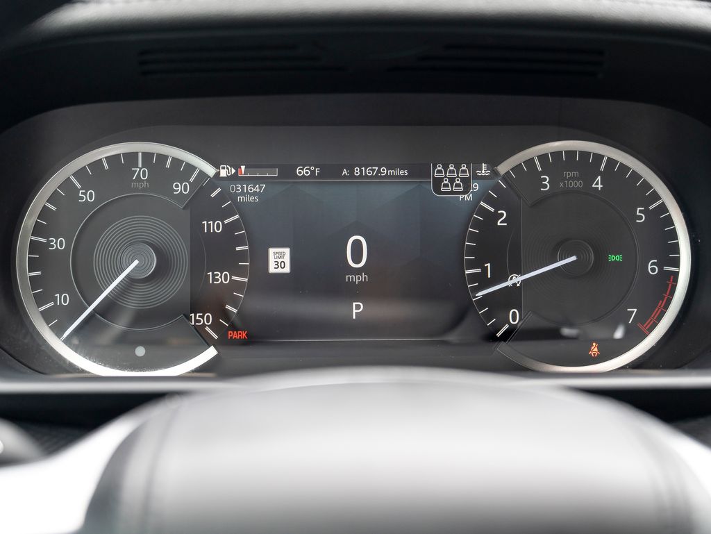 2023 Land Rover Discovery HSE R-Dynamic photo 13