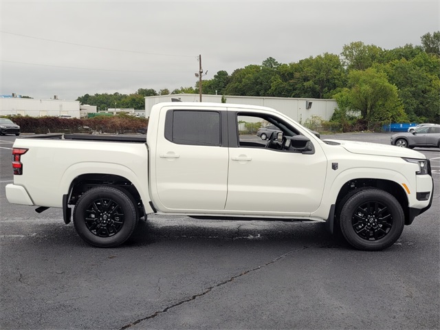 2026 Nissan Frontier Crew Cab SV photo 2