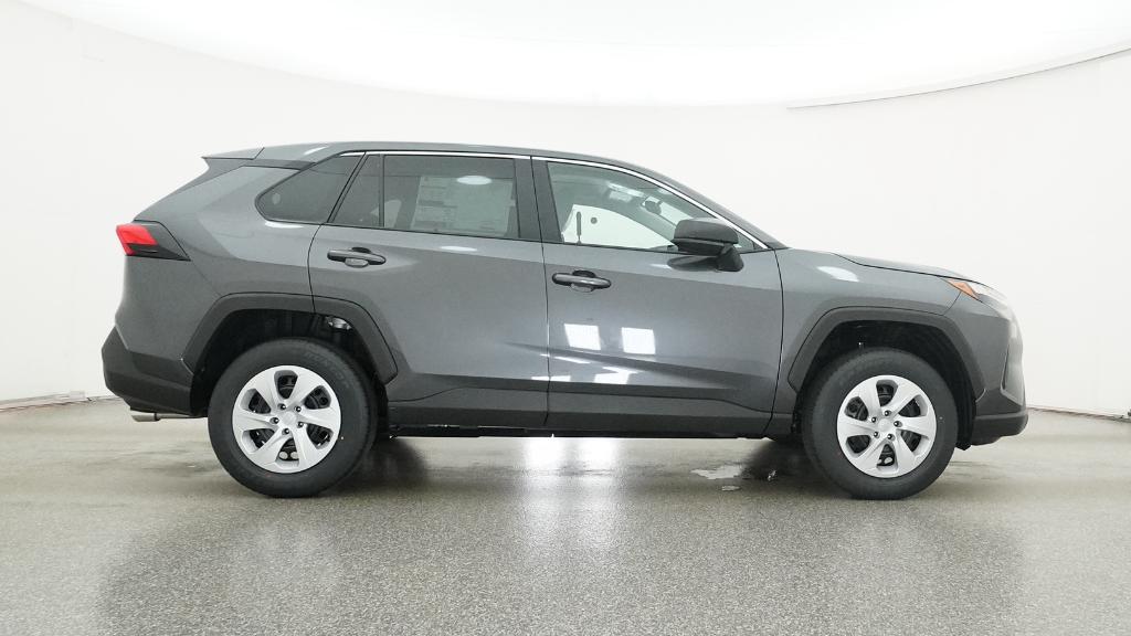 2025 Toyota RAV4 LE photo 22