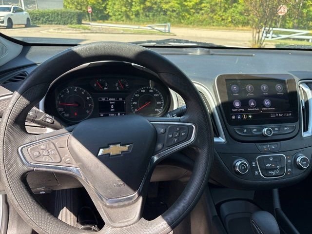 2023 Chevrolet Malibu LS photo 12