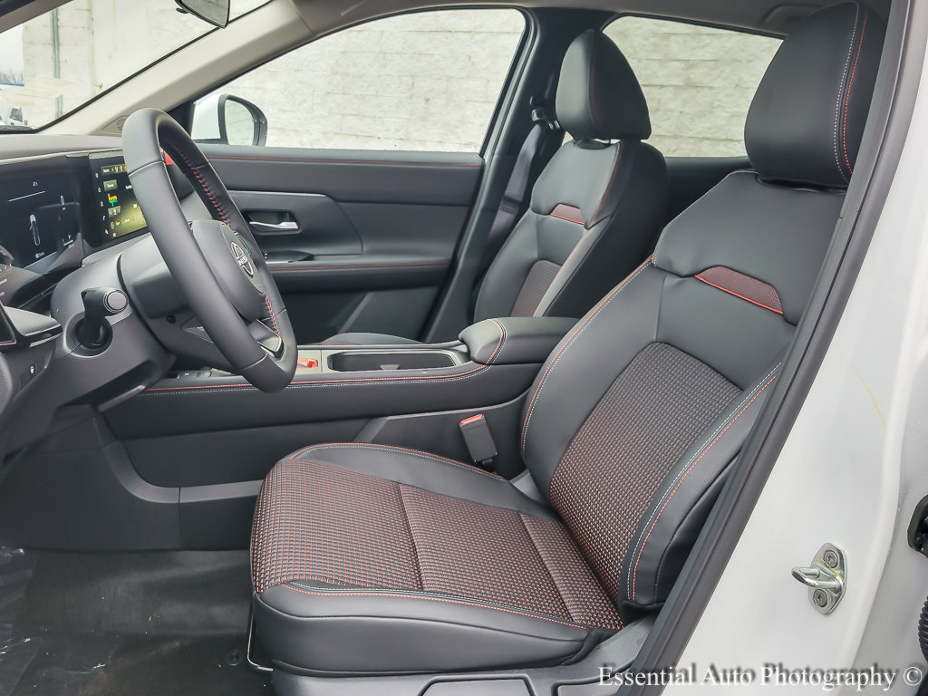 2025 Nissan Kicks SR photo 6