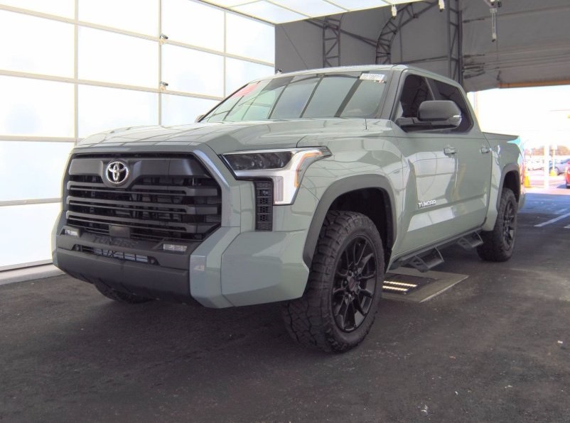 2025 Toyota Tundra SR5's photo