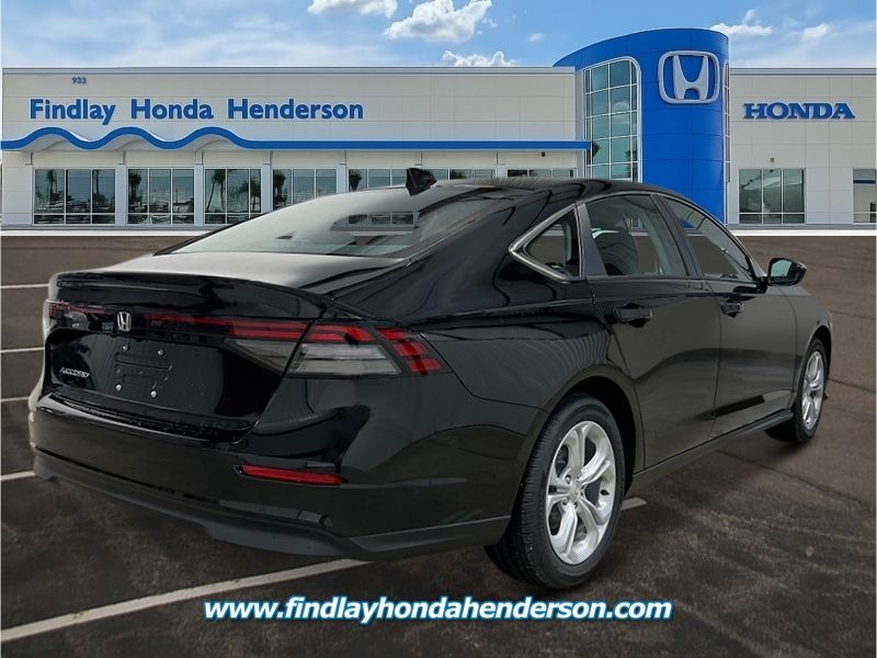 2025 Honda Accord LX photo 4