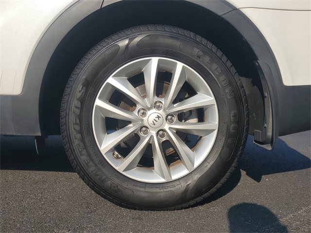 2017 Kia Sorento LX photo 7